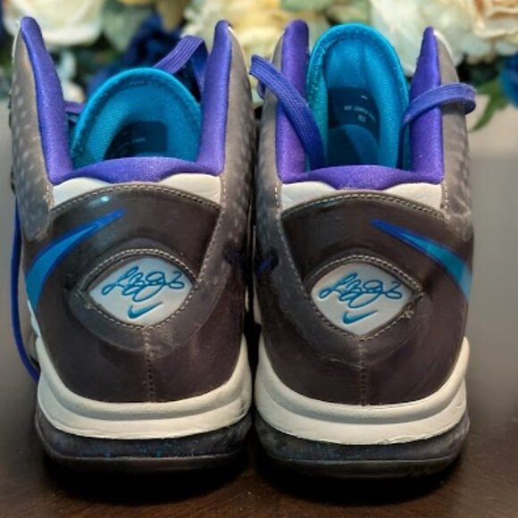 S6 NIKE LEBRON JAMES 8 v/2 \